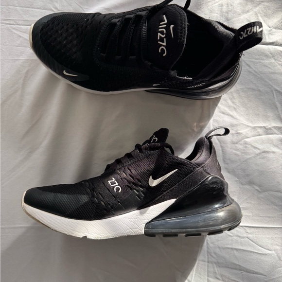 Nike Air Max 270 Black Woman Shoes - Picture 2 of 6